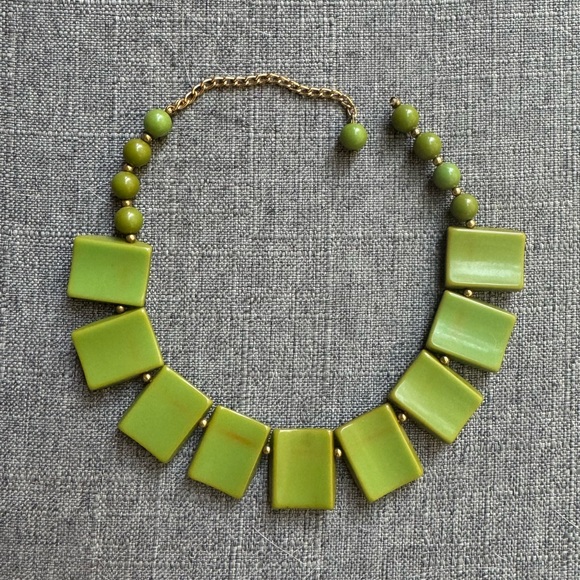 1940s Vintage Bakelite 15” Long Green Necklace Choker - Picture 4 of 4